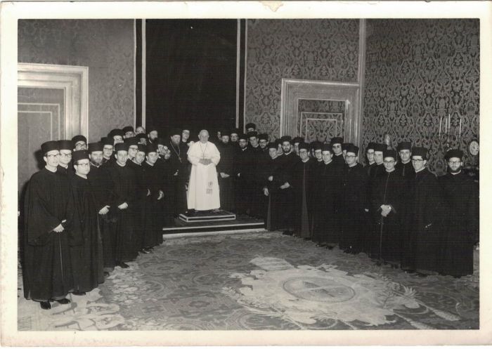 Seminaristi del Pontificio Collegio Greco di Roma in visita al Papa S. Giovanni XXIII, presso il Vaticano. Roma 14 Giugno 1959